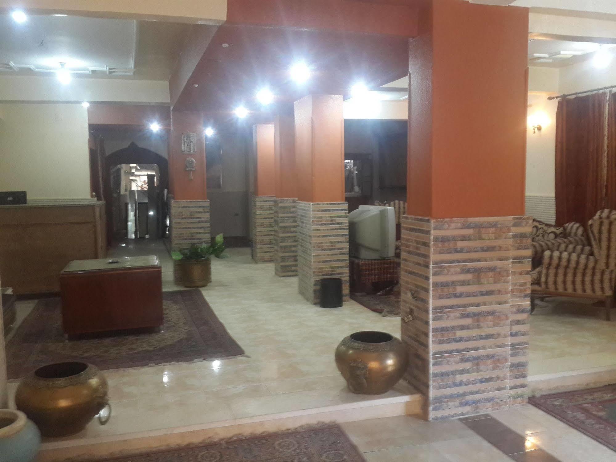 Pyramids Plateau Inn Giza Exterior foto